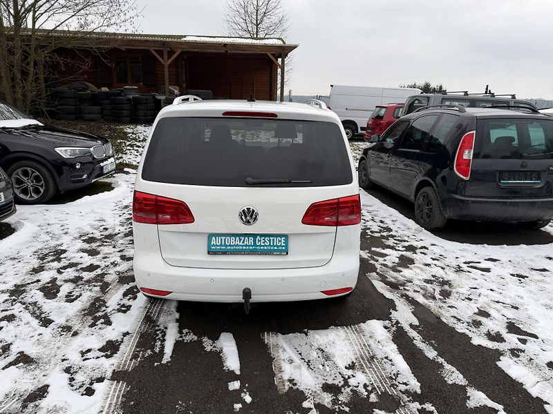 Volkswagen Touran 2.0 TDI STYLE - fotka 5 z 21
