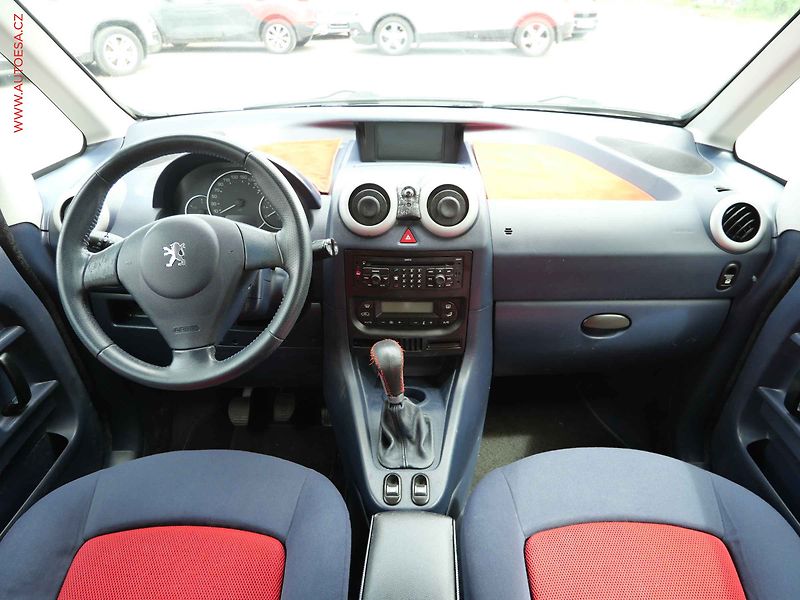 Peugeot 1007 (2006) 1.4HDi, ČR, AC, TZ, navi - fotka 8 z 17