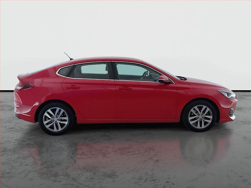 Hyundai i30 (2018) 1.4 T-GDI, Serv.kniha - fotka 6 z 18