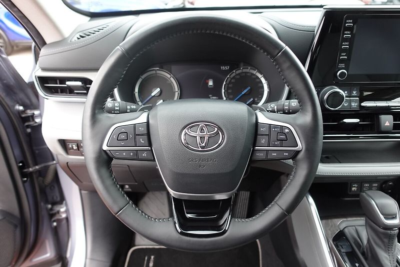 Toyota Highlander 2,5HSD Prestige 4x4 - fotka 20 z 34