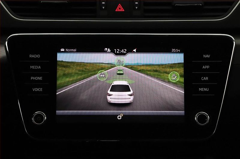 Škoda Superb (2021) Style 2.0 TDI - fotka 18 z 20