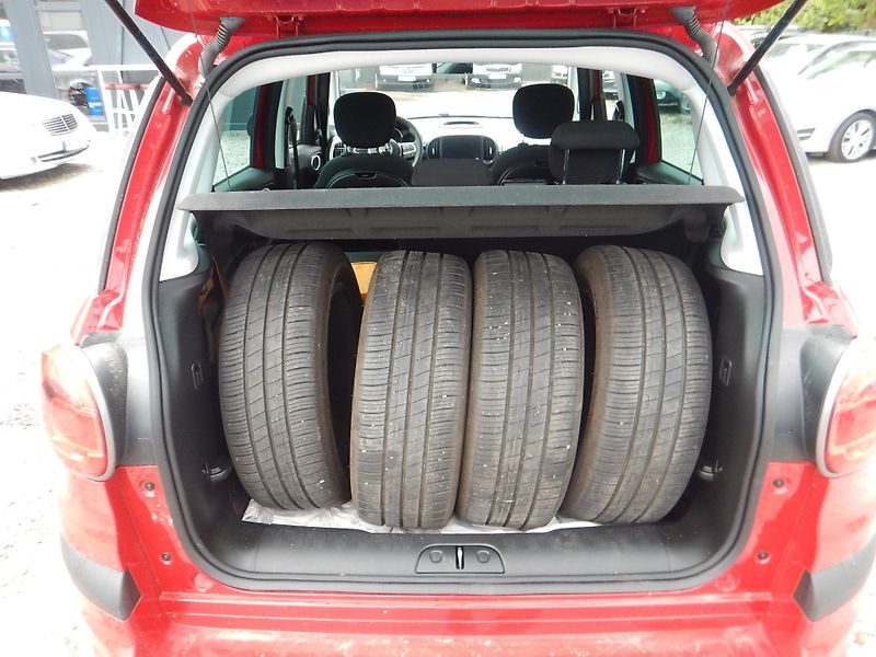Fiat 500L 1.4i, KLIMA, 70 kW, TAŽNÉ - fotka 14 z 28
