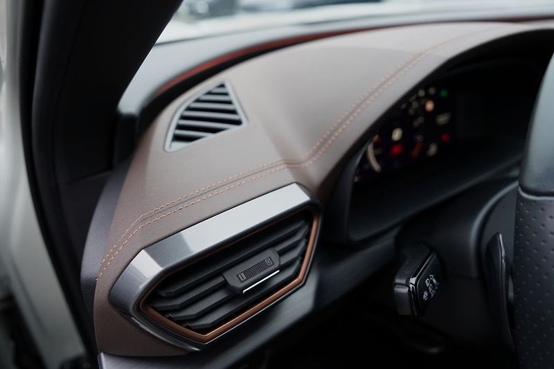 Cupra Formentor VZ5 2.5 TSI DSG 4Drive,Taiga G - fotka 49 z 50