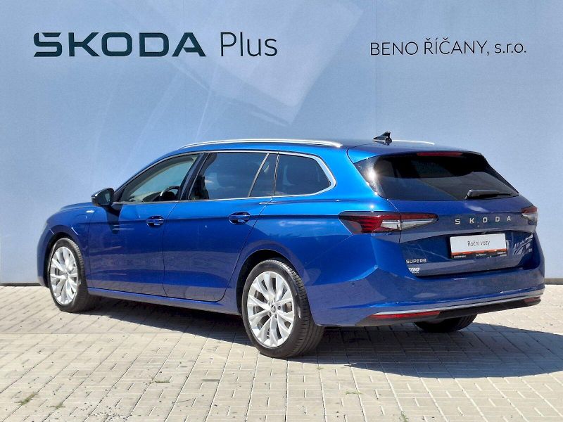 Škoda Superb (2025) Combi iV L&K DSG 1,5TSi 150kW - fotka 8 z 35