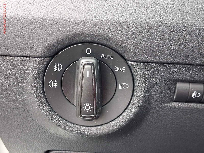 Škoda Octavia (2015) 1.6 TDi, Style, park. čidla - fotka 16 z 17