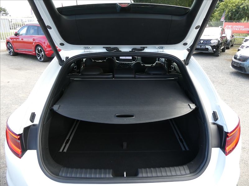 Kia ProCeed 1,6 T-GDI 150kW GT ZÁRUKA - fotka 18 z 50