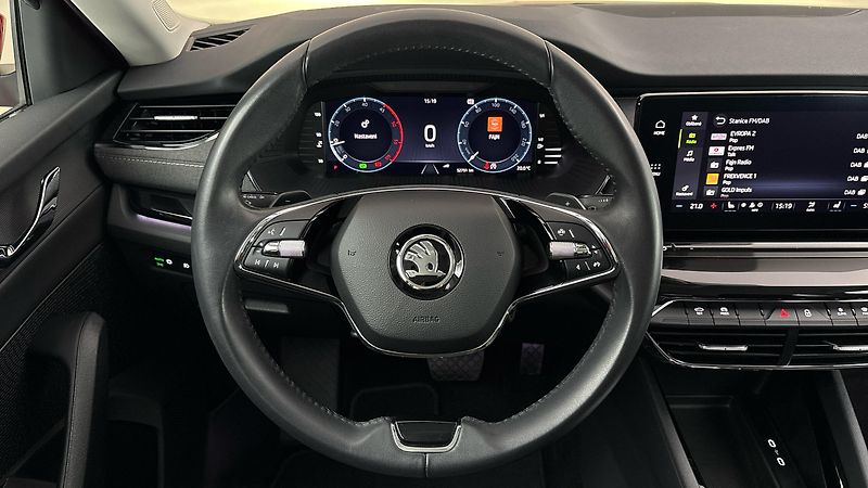 Škoda Octavia 2.0 TDI DSG Style - fotka 9 z 25