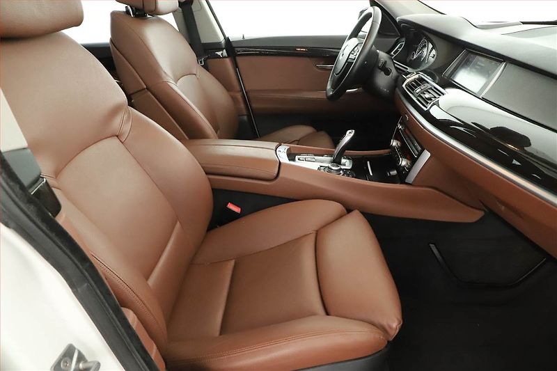 BMW Řada 5 (2012) 530d GT, Automat, Navi, Xenony - fotka 7 z 20
