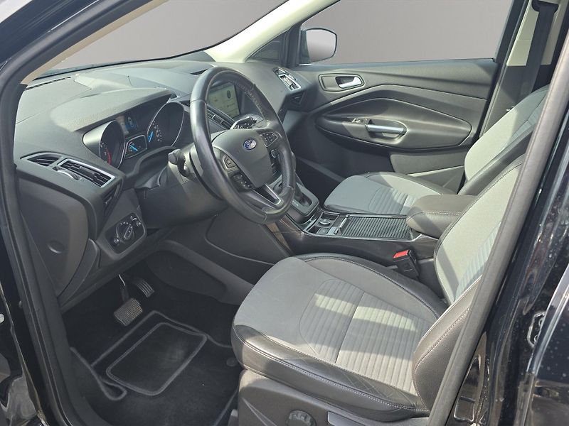 Ford Kuga (2016) Titanium 1.5 EcoBoost 4x4 134k - fotka 21 z 24