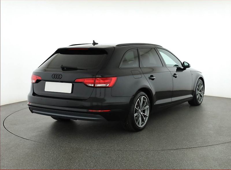 Audi A4 (2016) S-Line 2.0 TDI, Automat - fotka 5 z 19