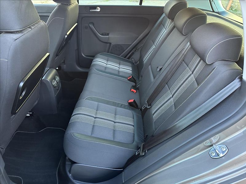 Volkswagen Golf Plus 1,2 TOP stav 1.majitel - fotka 12 z 22