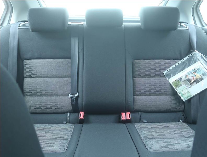 Škoda Octavia (2011) 1.4 TSI, Serv.kniha - fotka 10 z 14