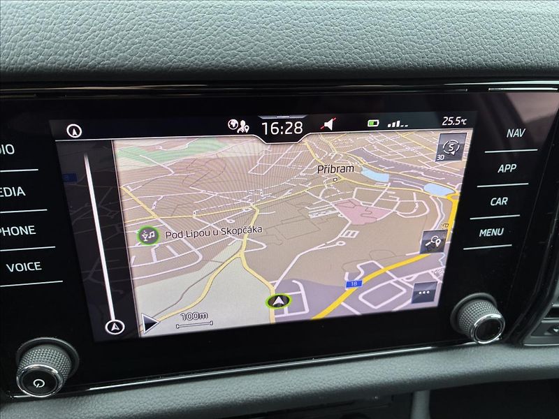 Škoda Kodiaq 2,0 TDI TAŽNÉ KEYLESS KAMERA - fotka 30 z 36