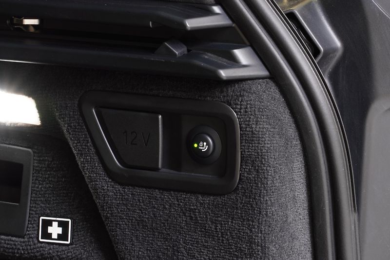 BMW X7 M60i,1.MAJ,ČR,DPH,Tažné - fotka 13 z 44