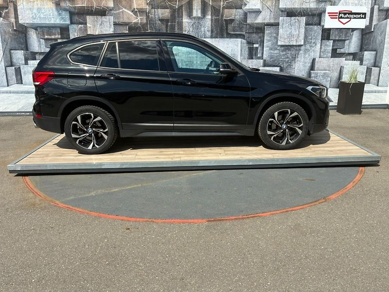 BMW X1 (2019) xDrive 25i, 170KW - fotka 5 z 26