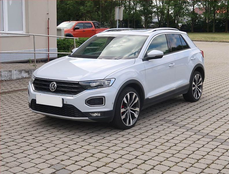 Volkswagen T-Roc (2018) Style 2.0 TSI 4Motion, 4X4 - fotka 2 z 20