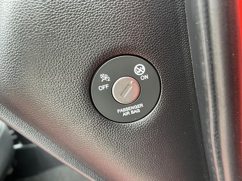 Hyundai i10 1.0i 49kw ABS KOUPENO V ČR - fotka 26 z 31