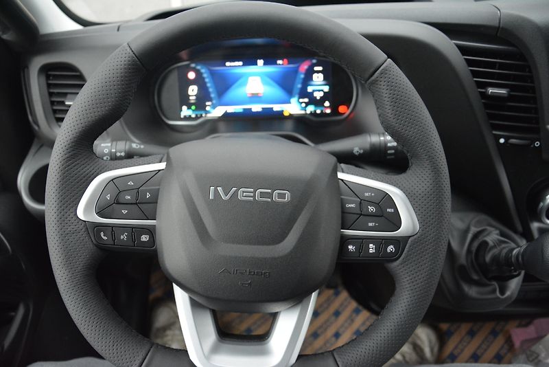 Iveco Daily (2026) 35S18H + skříň s čelem - fotka 5 z 7