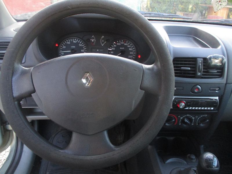 Renault Clio 1.2i ČR +sada kol - fotka 15 z 23