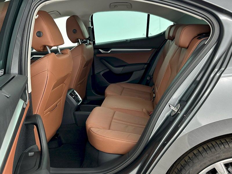 Škoda Octavia (2025) DSG 2.0TDI 110kW Exclusive Sel - fotka 8 z 31