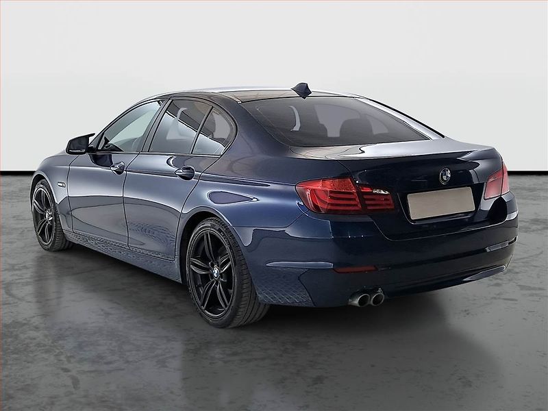 BMW Řada 5 (2012) 520d, Automat, Kůže, Navi - fotka 4 z 23