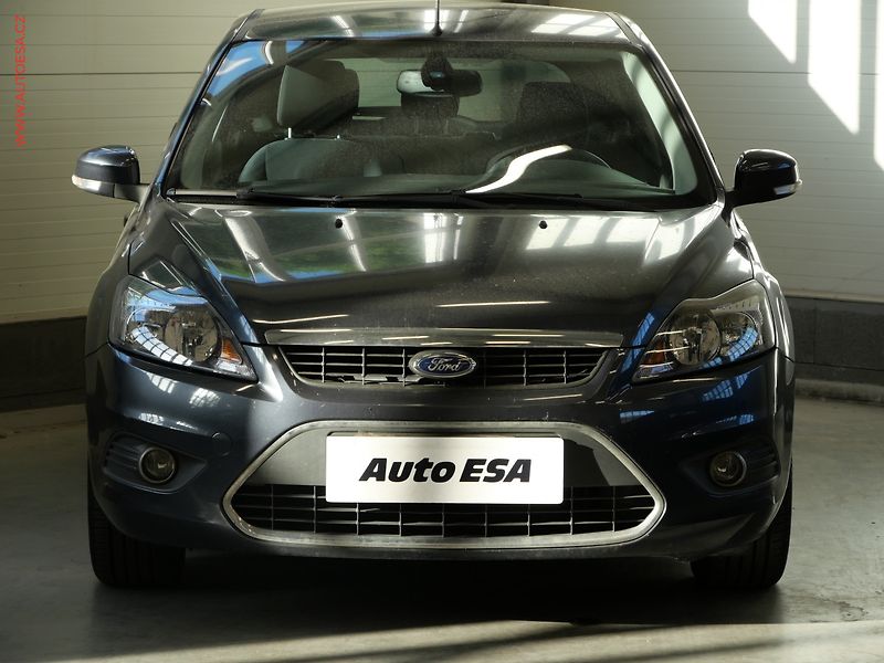 Ford Focus (2009) 2.0i, AC - fotka 2 z 18