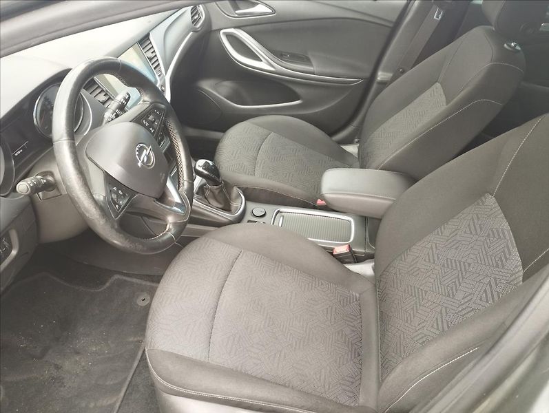 Opel Astra 1,4 T 110KW - fotka 7 z 17