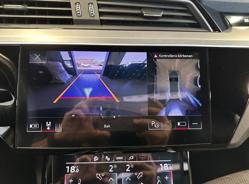 Audi Q8 e-tron 55 Sportback Q 360 Matrix Pano - fotka 18 z 24