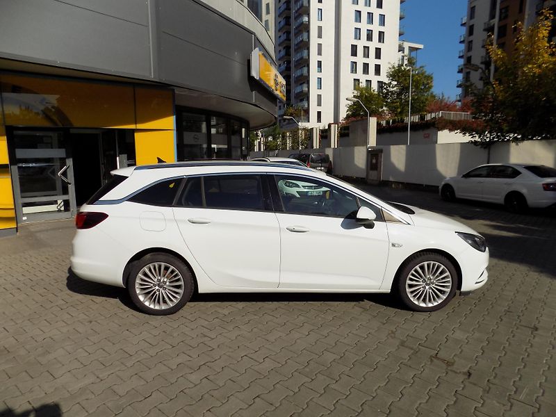 Opel Astra (2019) 1.6 CDTi - fotka 8 z 12