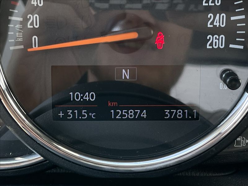 Mini Cooper 1,5 ACC+PDC - fotka 10 z 22