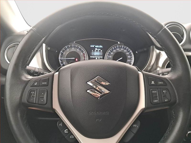Suzuki Vitara (2019) Elegance 1.4 BoosterJet - fotka 16 z 16