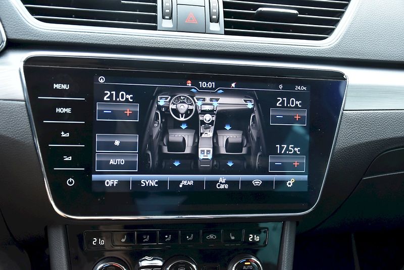 Škoda Superb (2019) Style Plus 2.0 TDI 140kW DSG - fotka 18 z 34