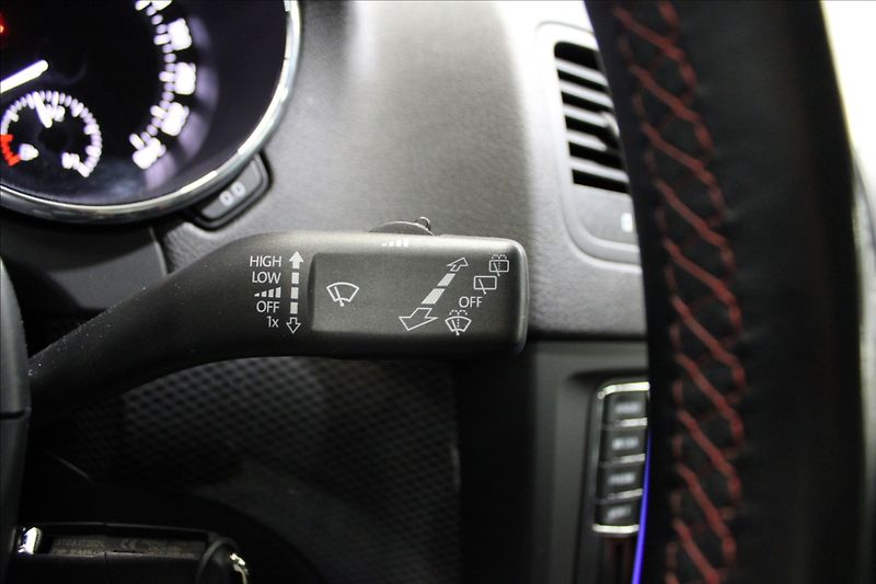 Škoda Yeti 2,0 TDI Monte Carlo rezervován - fotka 18 z 31