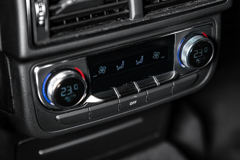 Audi SQ7 4,0TDI 7míst HuD BOSE - fotka 21 z 27