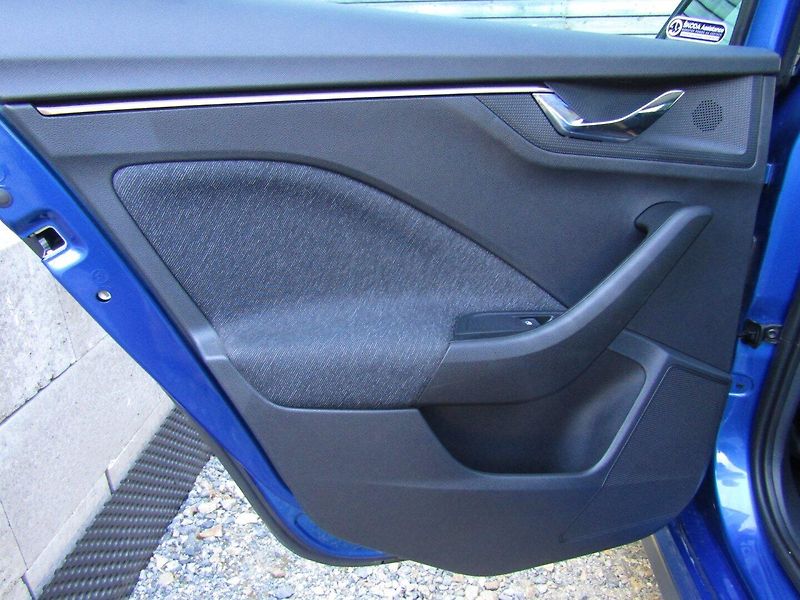 Škoda Kamiq (2023) 1.0 TSI 81kW CZ PŮVOD - fotka 21 z 37