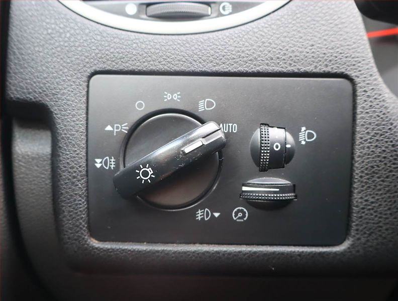 Ford Focus (2005) 1.6 i, dobrý stav - fotka 18 z 19