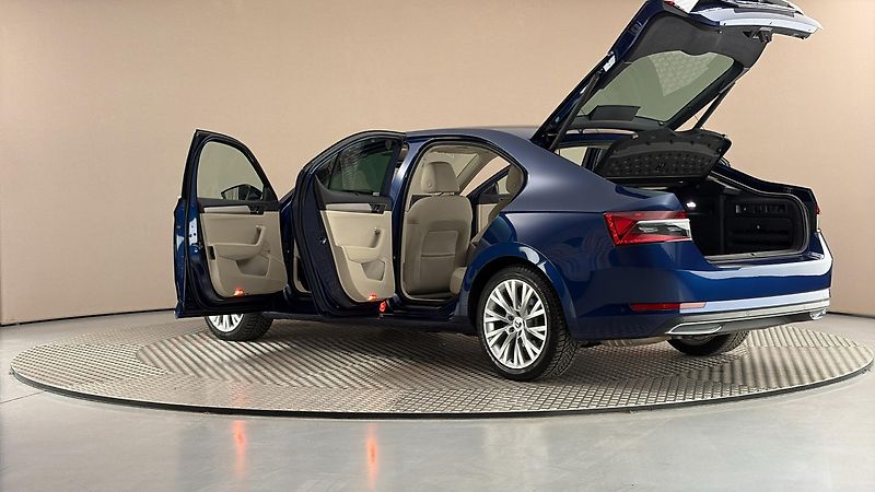 Škoda Superb 2.0 TDI DSG 4x4 L&K - fotka 7 z 33