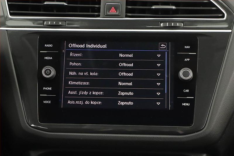 Volkswagen Tiguan (2017) Highline 2.0 TSI, 4X4 - fotka 16 z 21