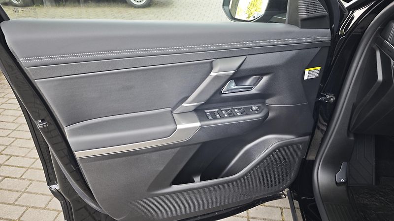 Jeep Compass (2026) Altitude hybrid 145PS automat  - fotka 18 z 42