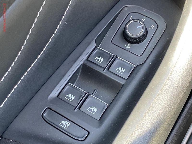 Volkswagen Passat (2020) 2.0 TDi 4Motion, ČR - fotka 14 z 24