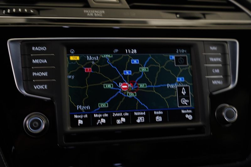 Volkswagen Touran - fotka 20 z 27