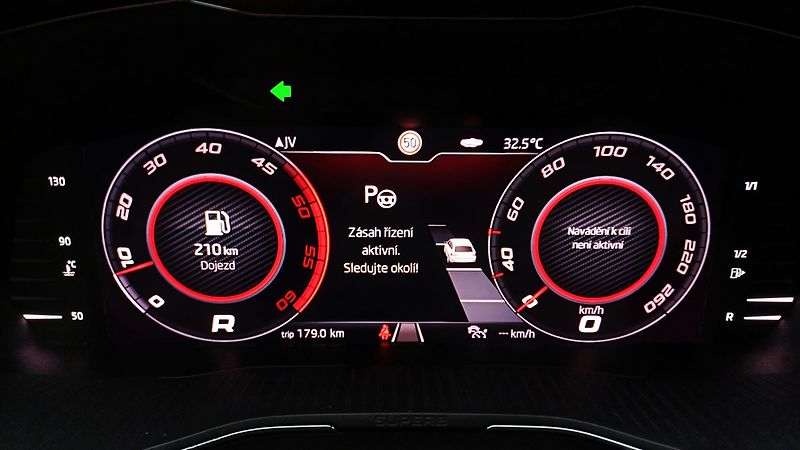 Škoda Superb 2.0TDI 140kW 4x4-WEBA-PANO-DPH - fotka 46 z 49