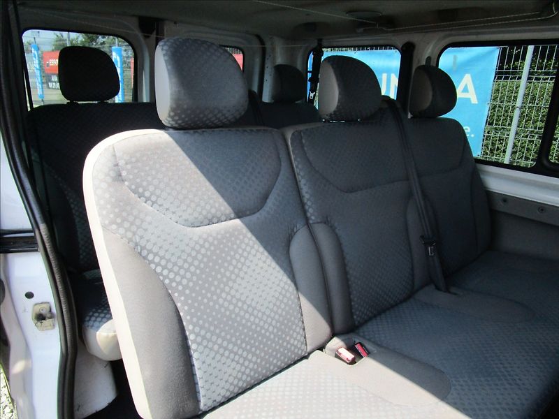 Renault Trafic 2.0dCi 115 Passenger, 9 míst - fotka 23 z 41