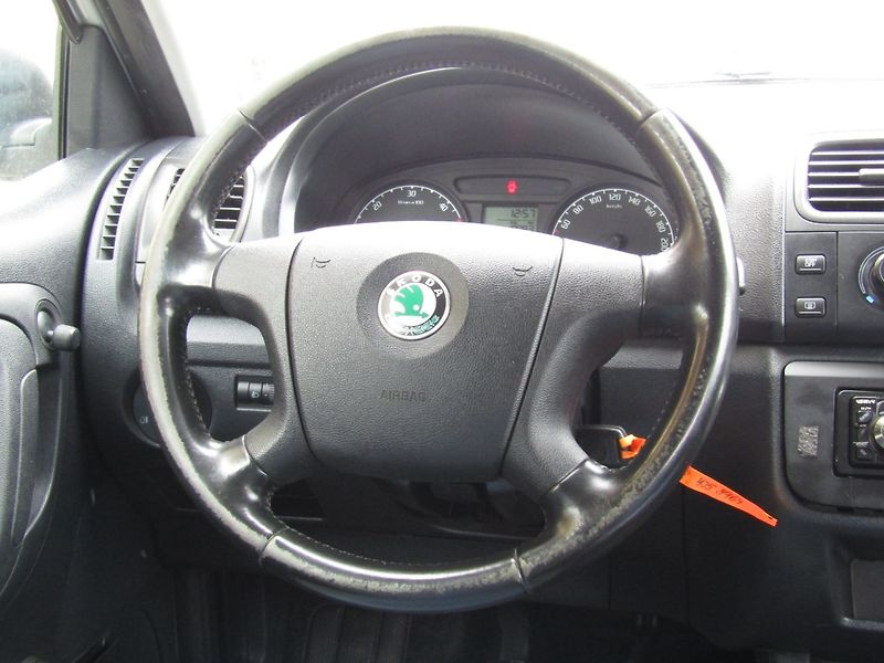 Škoda Fabia (2008) 1.4 TDI  59kW - fotka 16 z 32