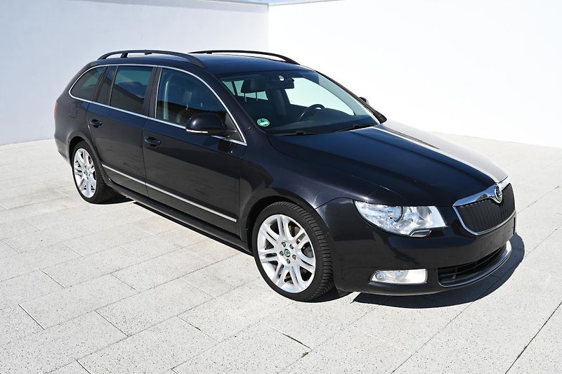 Škoda Superb 2.0TDI 125KW DSG Rezervace - fotka 3 z 56