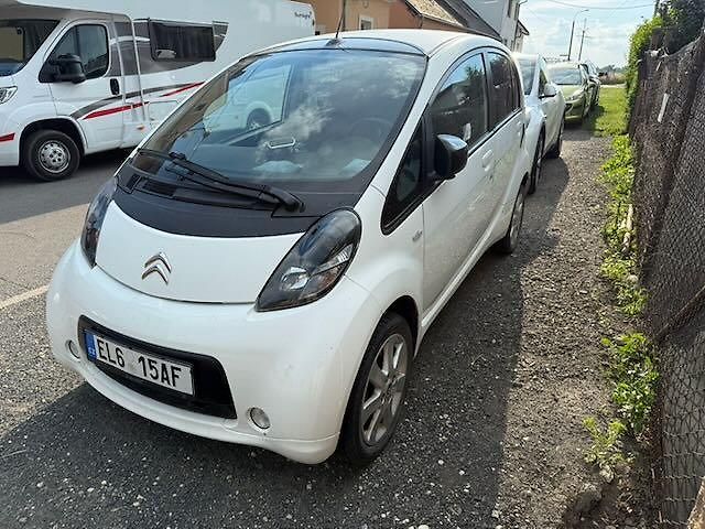 Citroën C-Zero (2011) NEPOJÍZDNÉ! Ideální na díly. - fotka 3 z 7