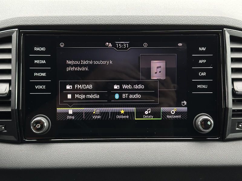 Škoda Karoq 1.5TSi DSG 150PS LED V.Cockpit - fotka 20 z 38