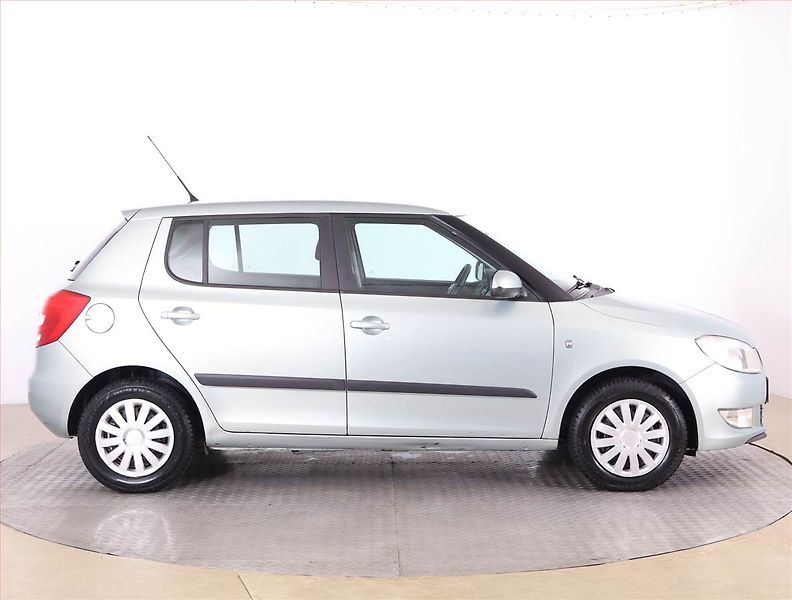 Škoda Fabia (2011) 1.2 TSI, Serv.kniha - fotka 6 z 14