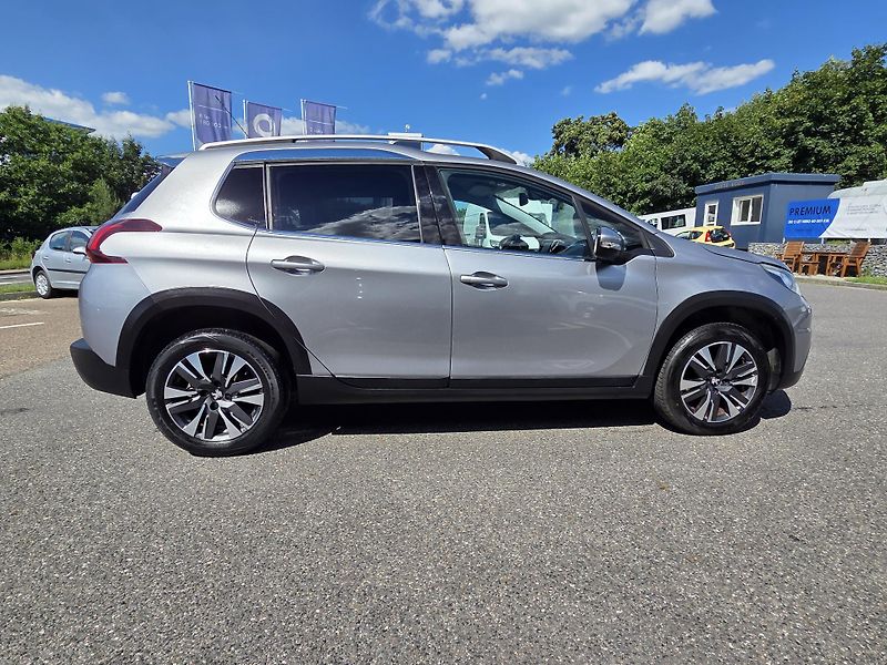 Peugeot 2008 (2018) 1.2 PT 110 ALLURE MAN5 - fotka 6 z 28