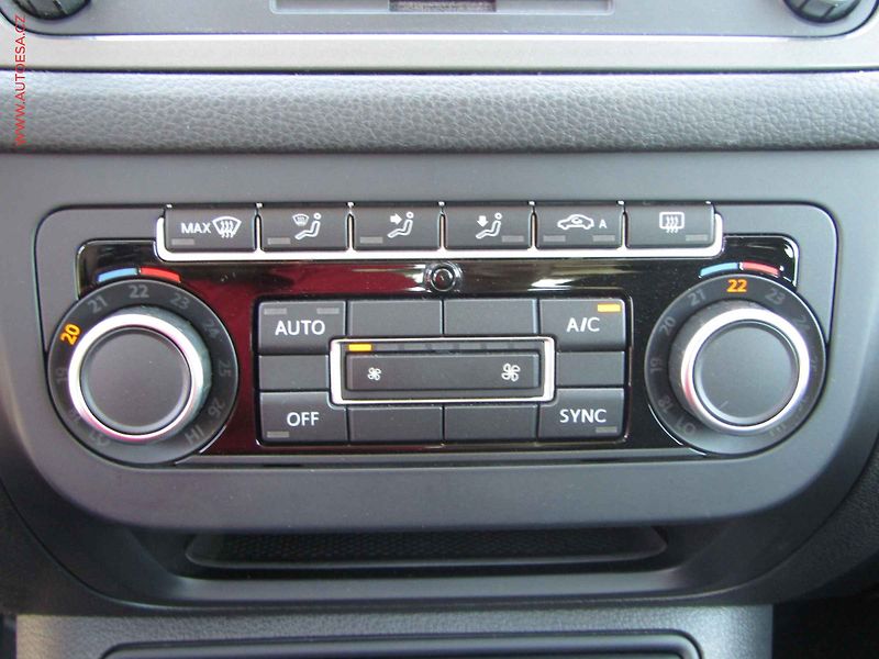 Volkswagen Tiguan (2014) 1.4 TSi, ČR, Trend&Fun - fotka 16 z 18